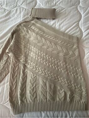 Burberry-esque Oatmeal Cable Knit 1 Shoulder Sweater Sz M/L